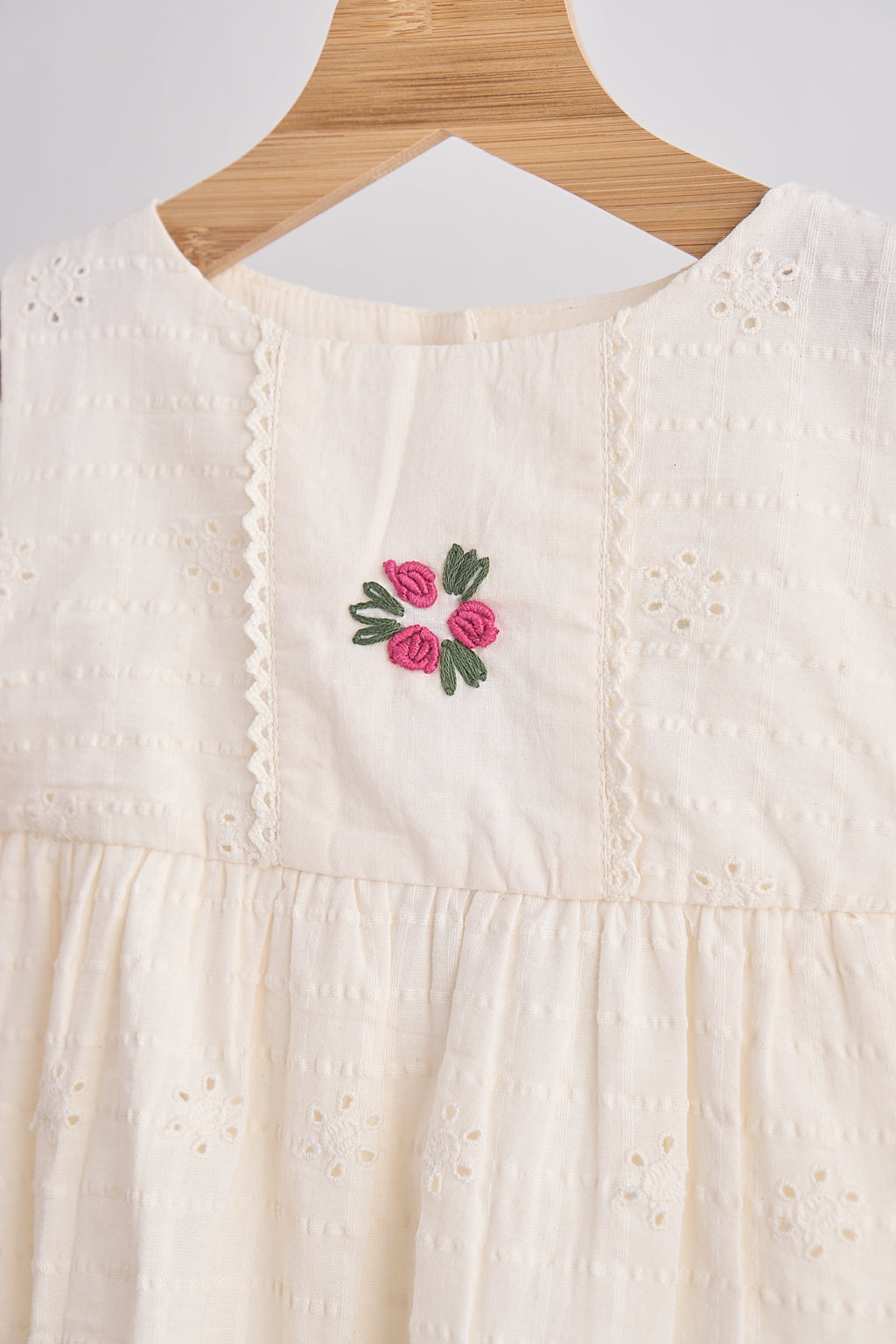 White hand embroidery lace dress